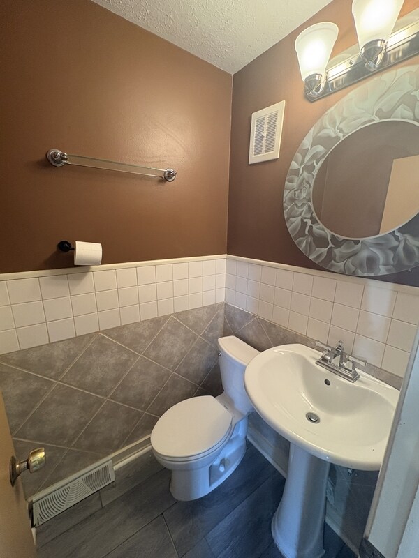 Building Photo - 6094 Andover Blvd