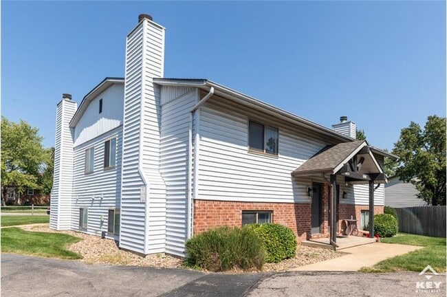 Primary Photo - 7011 W Sheriac Cir