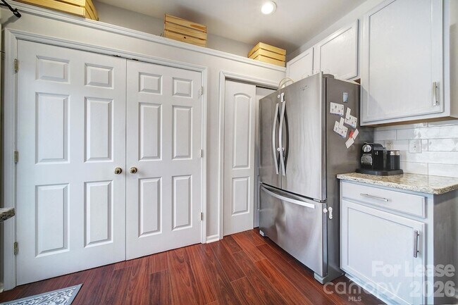 Building Photo - 12252 Stratfield Pl Cir