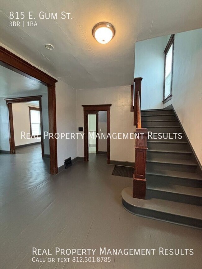 Building Photo - 815 E Gum St