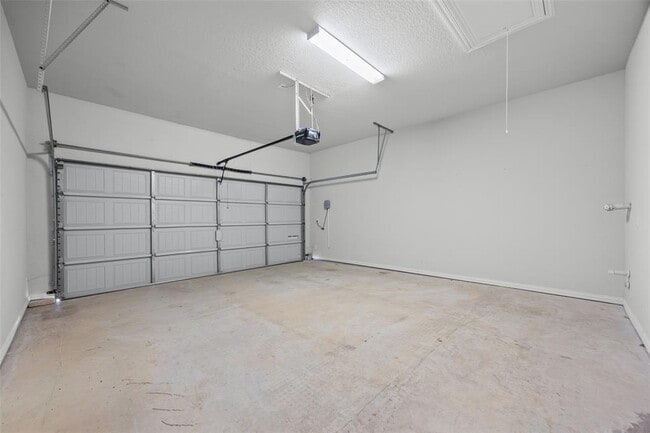 Building Photo - 12900 Bloomington Dr