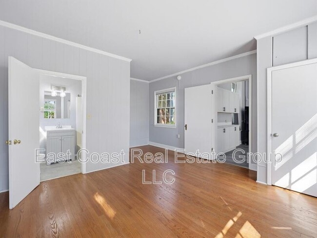 Building Photo - 323 N Potomac St