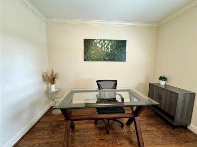 Building Photo - 6906 Alderney Dr