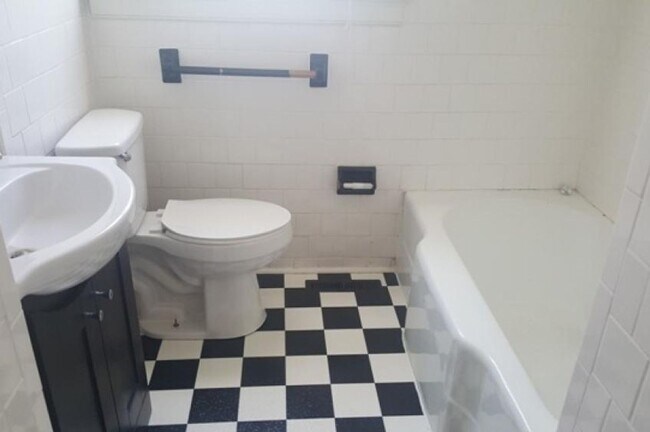 Building Photo - One Level Home on Campbell Avenue