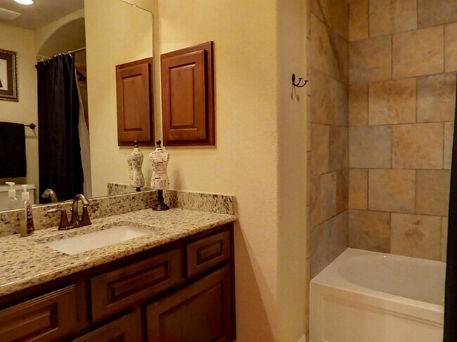 Building Photo - 28534 Hunters Shore Dr