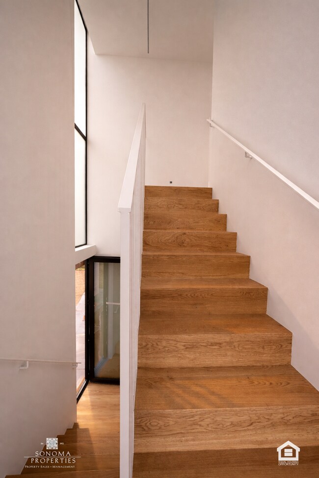 Building Photo - 1207-1209 Broadway