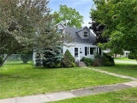 Building Photo - 202 Elm St
