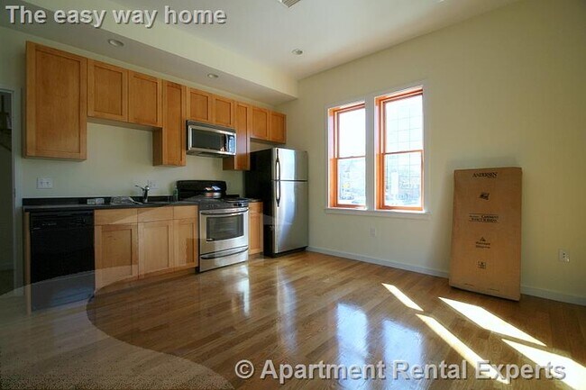 Primary Photo - 2 Beech St