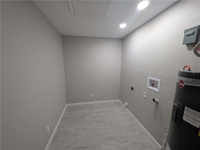 Building Photo - 5201 Hitching Post Ln