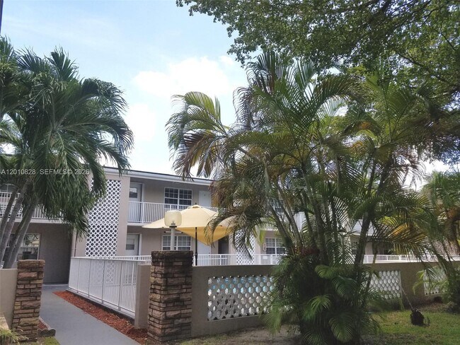 Building Photo - 6565 Santona St