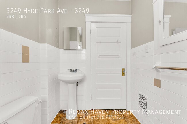 Building Photo - 3249 Hyde Park Ave