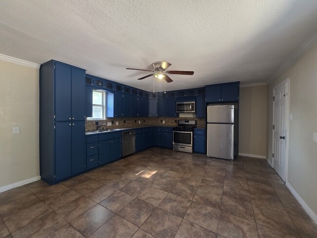 Building Photo - 3106 Fallwell Ln