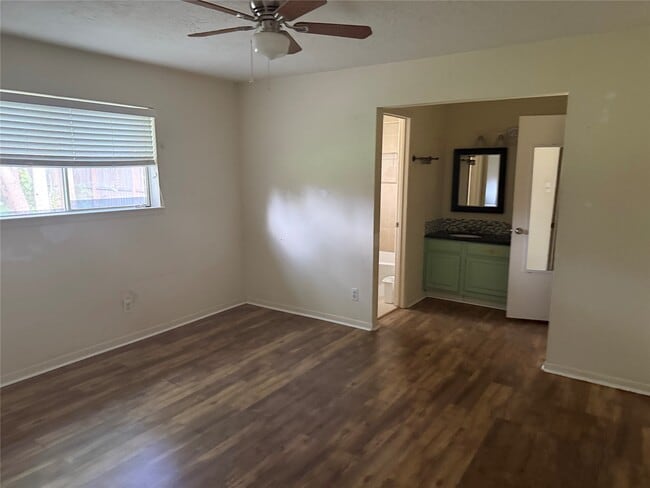 Building Photo - 7107 Briarfield Dr