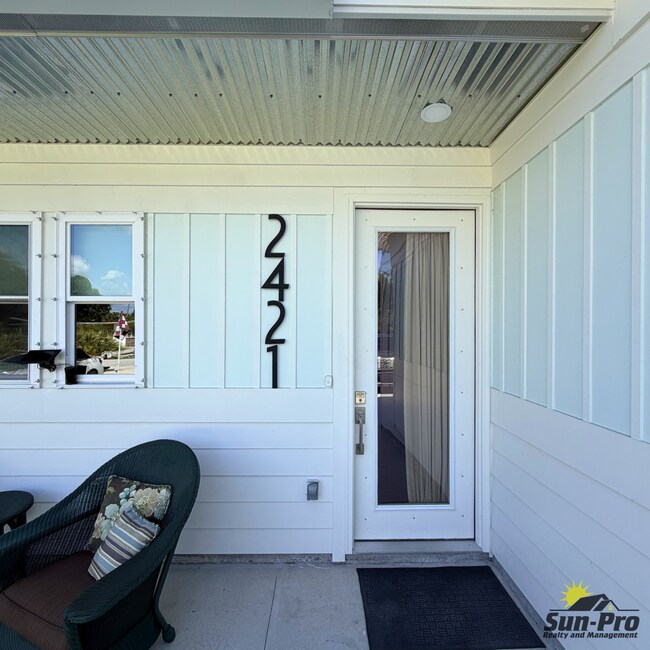Building Photo - 2421 India Palm Dr
