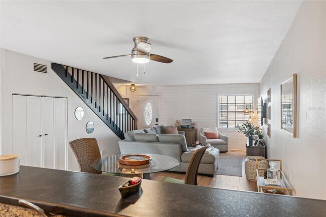 Building Photo - 4821 W McElroy Ave