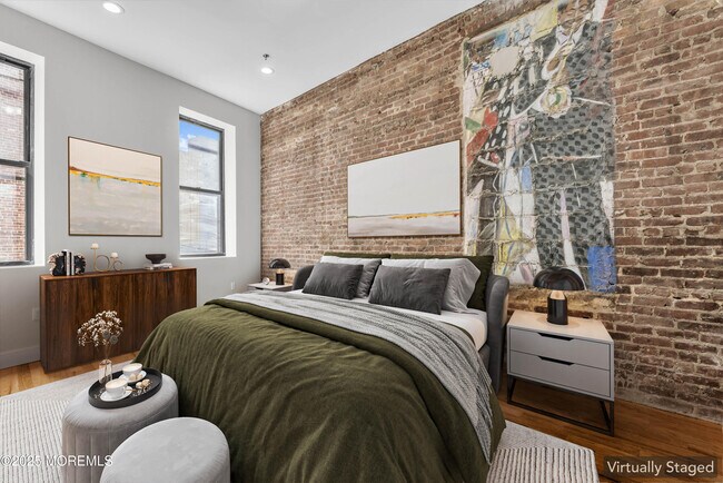 Building Photo - 7 Broad St