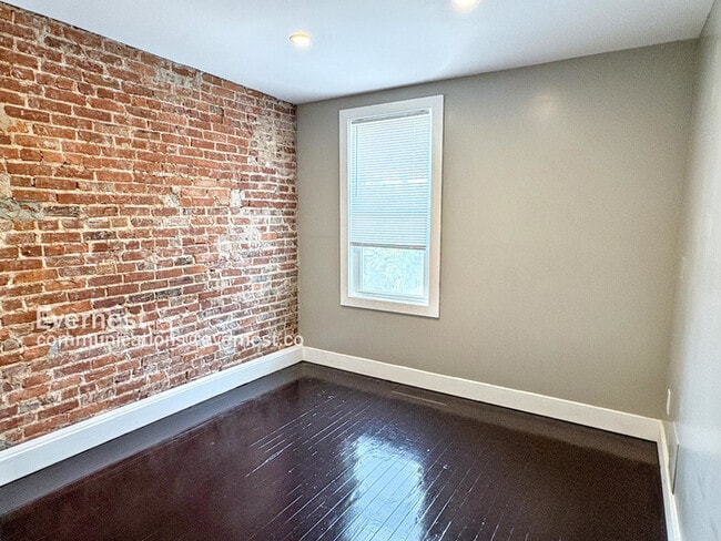 Building Photo - BALTIMORE SPECIAL! Get $200 OFF Your First Month on This 2 Bed / 2 Bath Townhome with Deck & W/D!