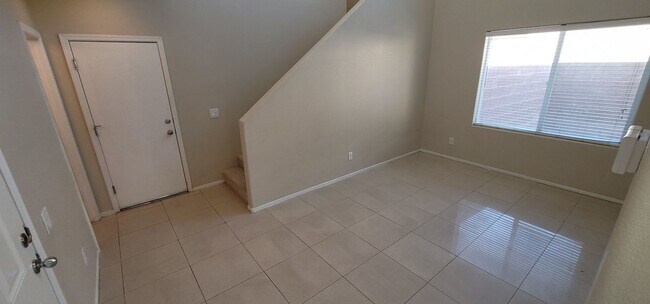 Building Photo - Immaculate 3 Bedroom Home in Aliante