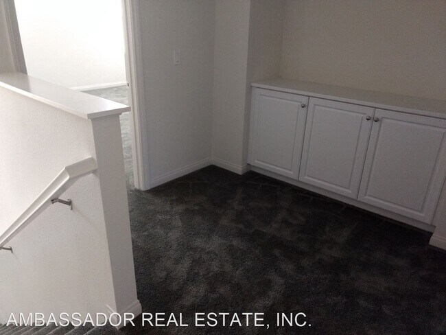 Building Photo - 3 br, 2.5 bath House - 1396 Palo Verde Way...