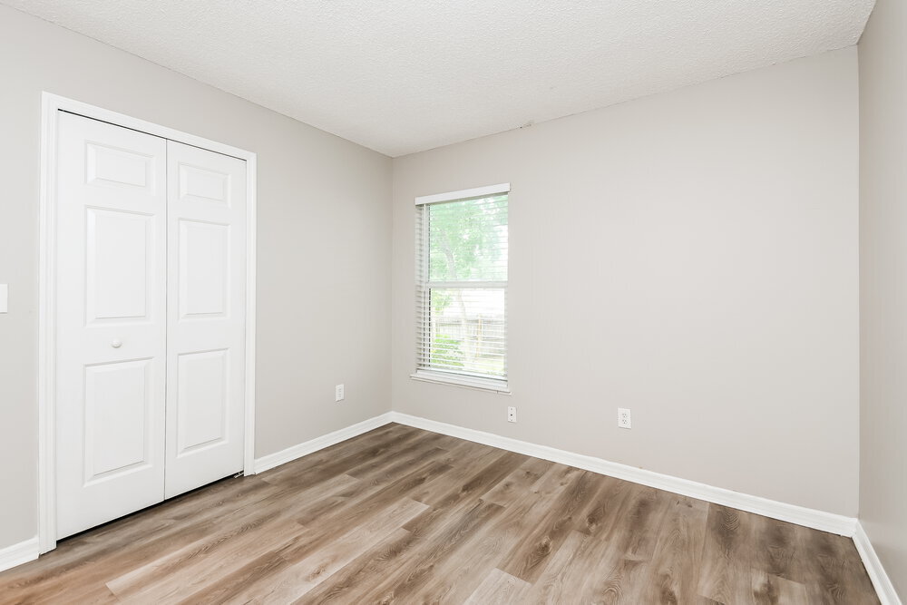 Building Photo - 223 Bent Oak Loop