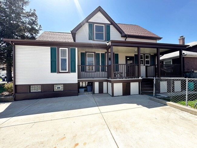 Building Photo - 502 Chestnut St