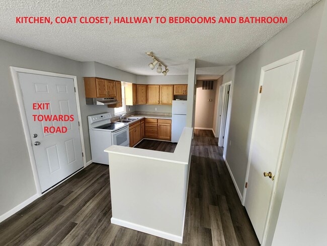 Building Photo - 7939 E Cree Lake Dr S