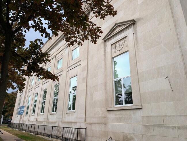 Building Photo - 1453 Maple Ave
