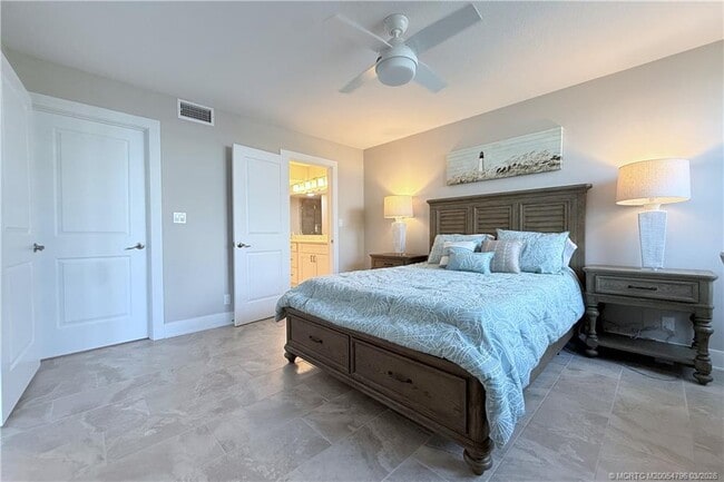 Building Photo - 1950 SW Palm City Rd