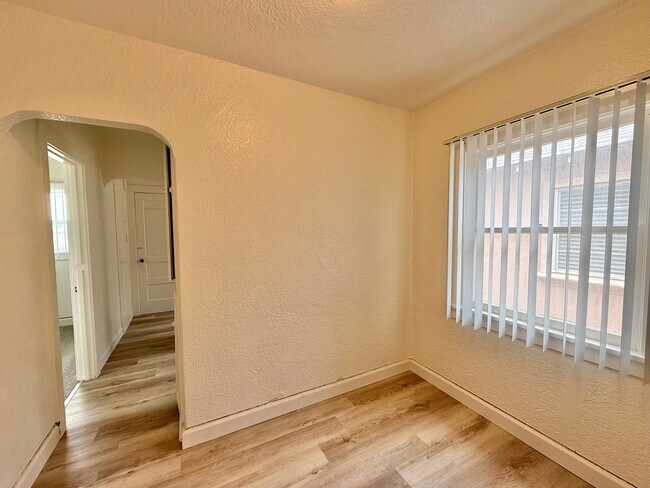 Building Photo - 2 Bedroom Home nestled in City Heights! With Parking!!