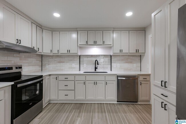 Building Photo - 1700 Valley Ave