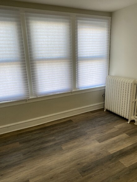 Building Photo - 2652 Sylmar St