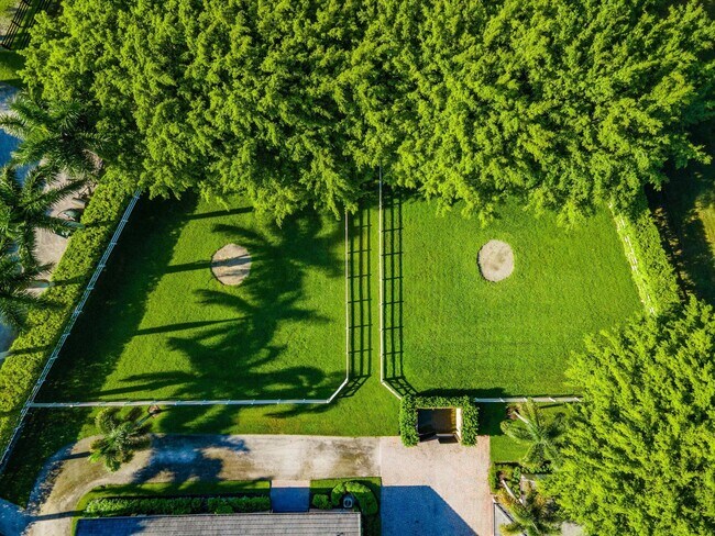 Building Photo - 14911 Equestrian Way