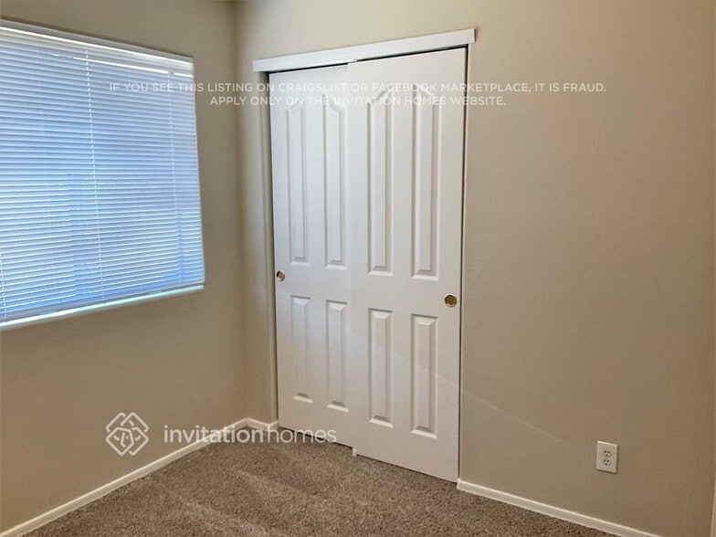 Building Photo - 250 Dakota St