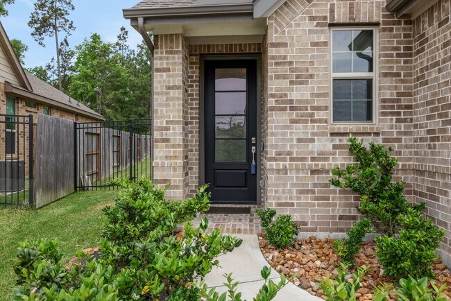 Building Photo - 4933 Chester Lk Ln