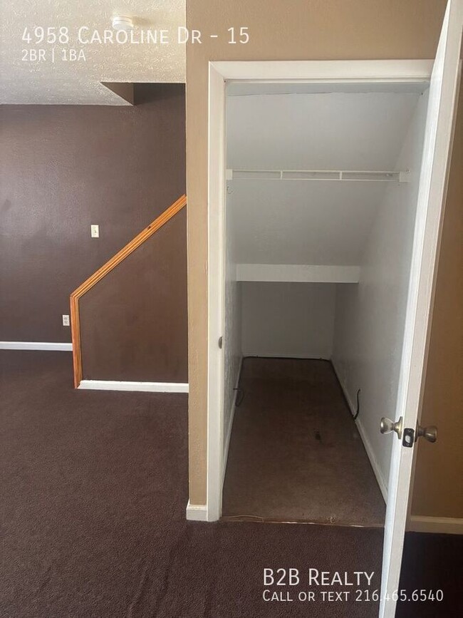 Building Photo - 4958 Caroline Dr