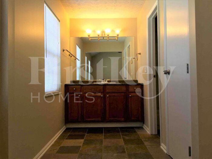 Building Photo - 4261 Timber Valley Dr