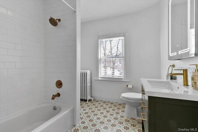 Building Photo - 8 S Cedar St