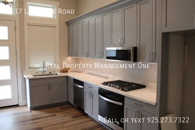 Building Photo - 1617 Lawrence Rd