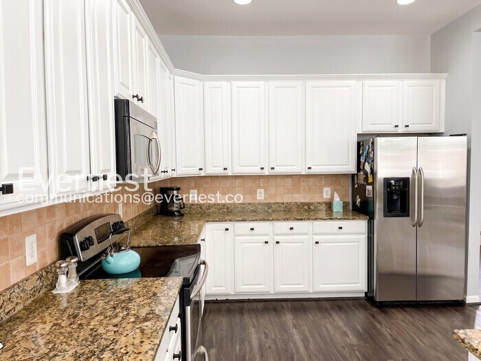 Building Photo - 8353 Middle Ruddings Dr