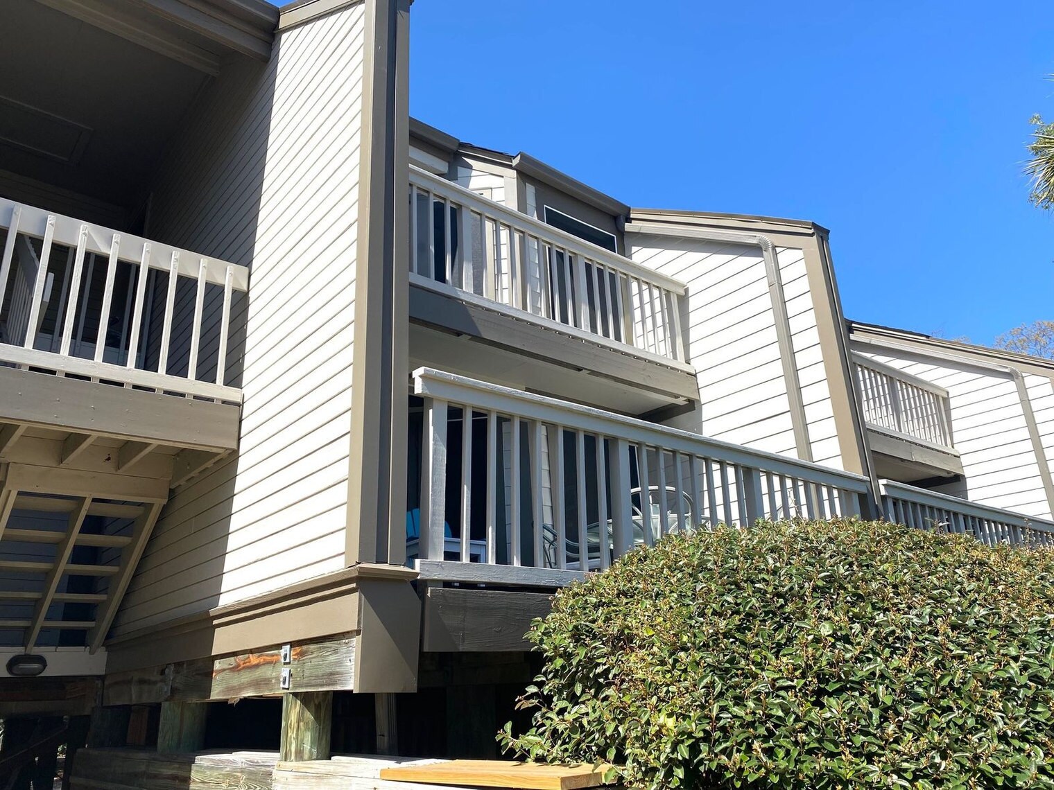 Building Photo - 1617 Live Oak Park