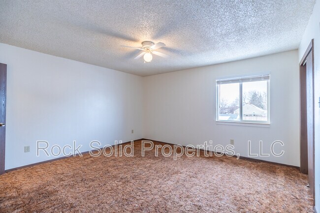 Building Photo - 1205 Crook Ave