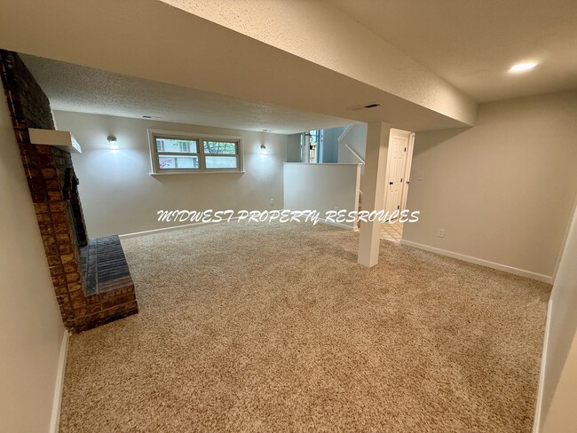 Building Photo - Charming Split-Level Home with Modern Upgr...
