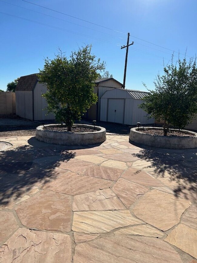 Building Photo - 2 Bedrooms PLUS Den NW Tucson