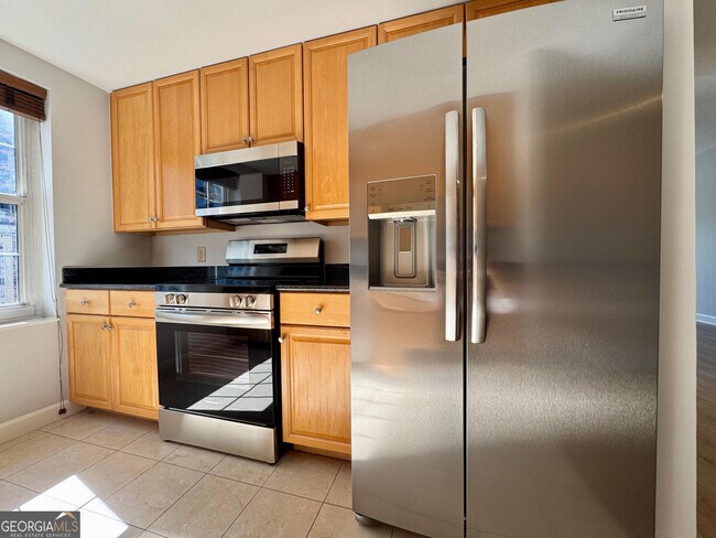 Building Photo - 195 14th St NE