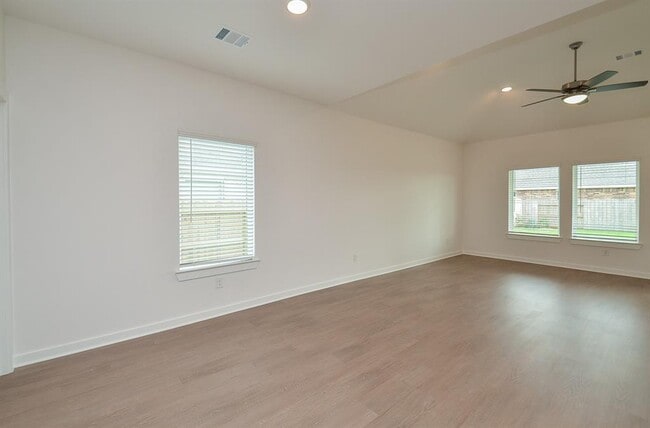 Building Photo - 1607 Blue Cypress Dr
