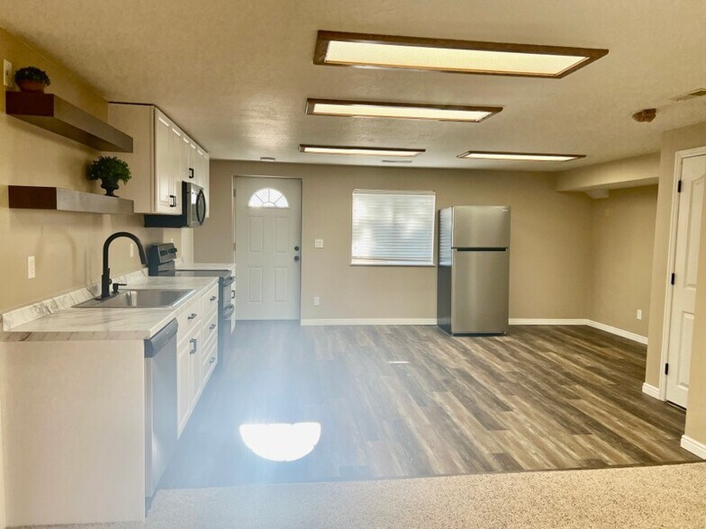 Building Photo - 1324 S 175 E