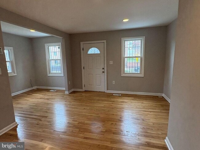 Building Photo - 5126 Call Pl SE