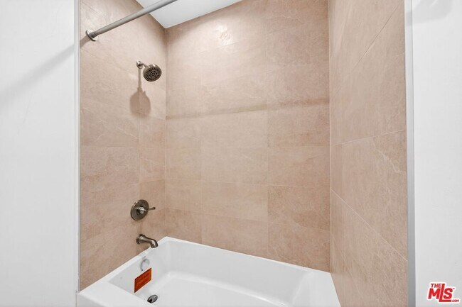 Building Photo - 17623 Burbank Blvd