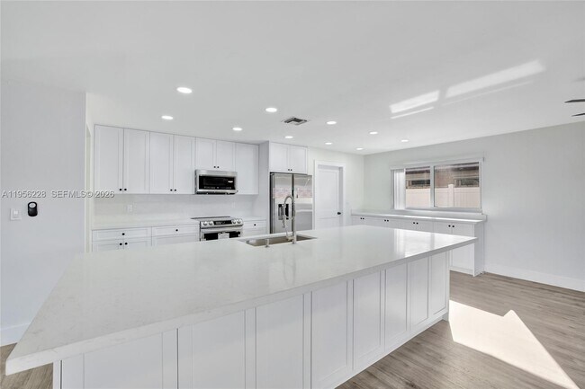 Building Photo - 1911 NW 40th Ct