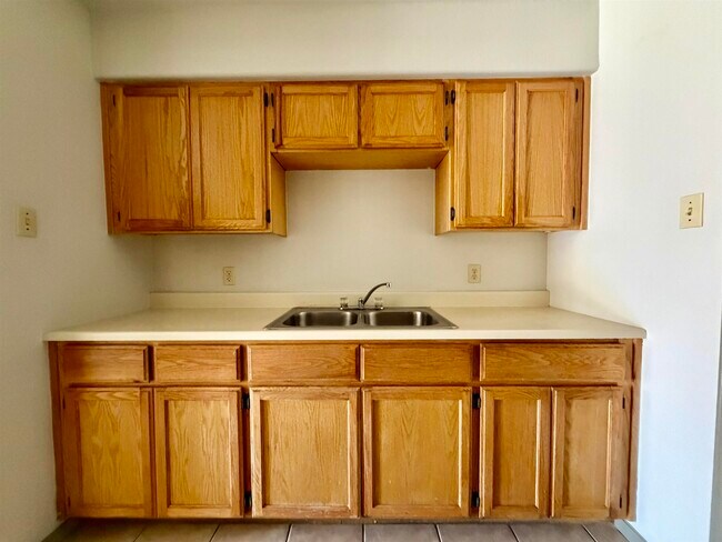 Building Photo - 507 Shiloh Dr